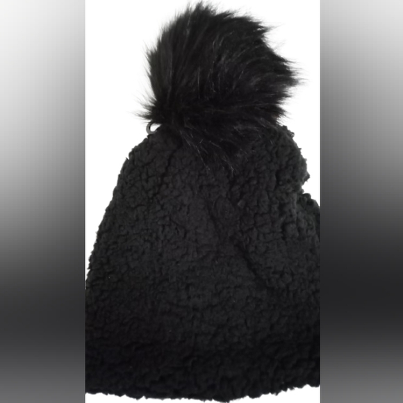 Hollister/Abercrombie & Fitch Black Faux Fur Pom Faux Sherpa Beanie/Cap/ Hat - Picture 9 of 9